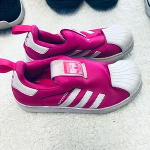 Adidas children’s superstar pink tennis shoes